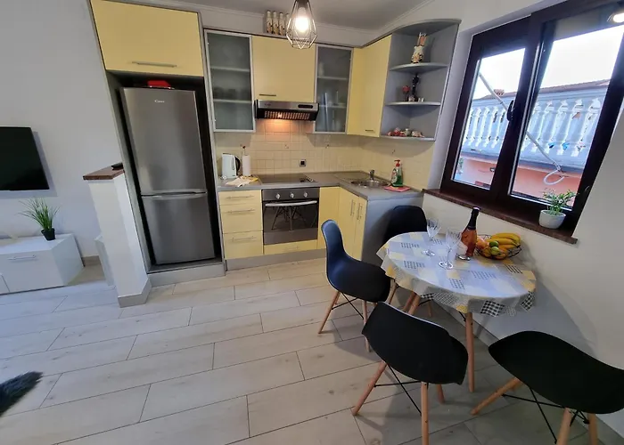 Apartman With Parking Space - 22581 *